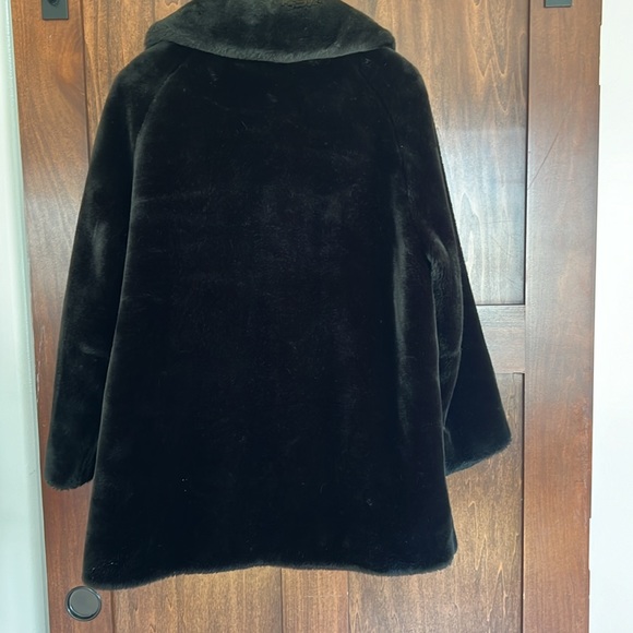 Fur coat. - Picture 4 of 11